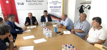Berlin Türk Cemaati’nden seçime katılım çağrısı Berlin Türk Cemaati’nden seçime katılım çağrısı