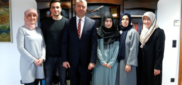Berlin'de başarılı 2 Türk öğrenciye ödül