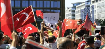 Berlin’de 'Ben Özil'im' gösterisi düzenlendi