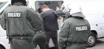 Berlin'de Türk kadınlara ırkçı saldırı yapıldı Berlin'de Türk kadınlara ırkçı saldırı yapıldı