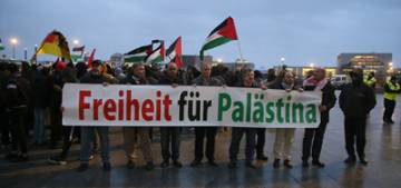 Berlin’de ABD ve İsrail protestosu Berlin’de ABD ve İsrail protestosu