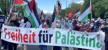 Berlin’de İsrail’in Filistin’e yönelik saldırıları protesto edildi