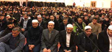 1000 genç dünya barışı için dua etti 1000 genç dünya barışı için dua etti