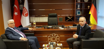 Başkonsolos Erciyes’ten geçmiş olsun ziyareti Başkonsolos Erciyes’ten geçmiş olsun ziyareti