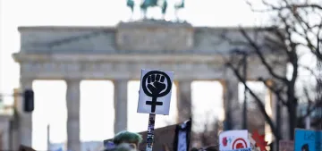 Almanya’nın dört bir yanında koronavirüs önlemleri protesto edildi Almanya’nın dört bir yanında koronavirüs önlemleri protesto edildi