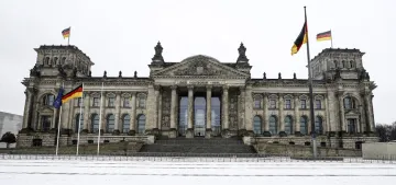 Bundestag’da görevli bazı polisler için „aşırı sağcı“ iddiası Bundestag’da görevli bazı polisler için „aşırı sağcı“ iddiası