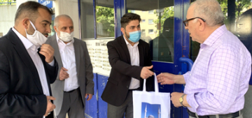 Cami yöneticilerinden yaşlılara bayram ziyareti