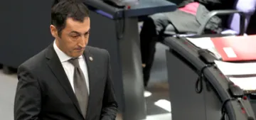 Cem Özdemir koronavirüse yakalandı