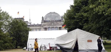 Çevrecilerden Berlin’de protesto kampı