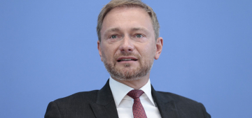 FDP CDU/CSU ve SPD ile koalisyon görüşmelerine başlayacak