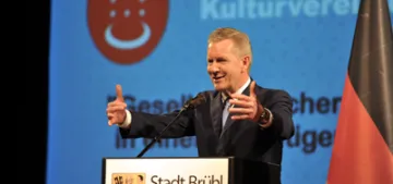 Christian Wulff söylediklerinin arkasinda Christian Wulff söylediklerinin arkasinda