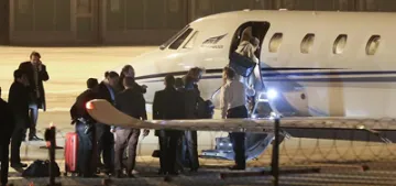 Deniz Yücel özel uçakla Almanya'ya gitti Deniz Yücel özel uçakla Almanya'ya gitti