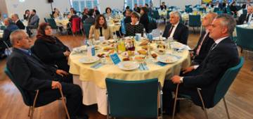 DİTİB'in iftarında farklı inanç grupları bir arada
