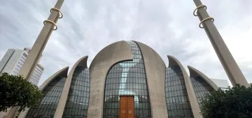 Köln DİTİB Merkez Camisi’nde Cuma günleri ezan okunmasına izin çıktı Köln DİTİB Merkez Camisi’nde Cuma günleri ezan okunmasına izin çıktı
