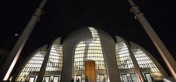 Köln’de ilk defa höparlörden akşam ezanı okundu