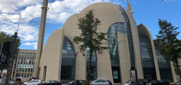 Almanya'da ilk iftar dualarla yapıldı