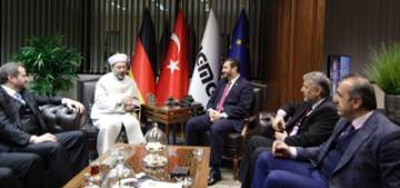 Diyanet İşleri Başkanı IGMG’yi ziyaret etti Diyanet İşleri Başkanı IGMG’yi ziyaret etti