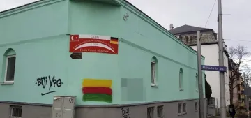 PKK/PYD yandaşlarından Dresden’de camiye boyalı saldırı PKK/PYD yandaşlarından Dresden’de camiye boyalı saldırı