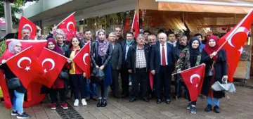 Duisburg’da FETÖ protestosu Duisburg’da FETÖ protestosu