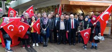 Duisburg’da FETÖ protestosu