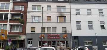 Düsseldorf’ta göçmenlerin yaşadığı binada yangın Düsseldorf’ta göçmenlerin yaşadığı binada yangın