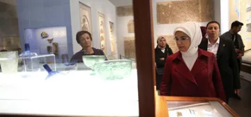 Emine Erdoğan Bergama Müzesi'ni ziyaret etti