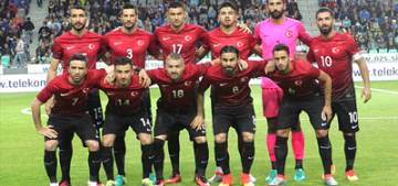 Türkiye futbolda FIFA siralamasinda 42. sıraya düştü Türkiye futbolda FIFA siralamasinda 42. sıraya düştü