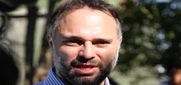 Almanya'da belediye basörtülü kadindan camiden başörtü belgesi istedi