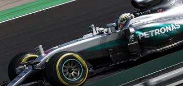 Hamilton sezonun 5. galibiyetini aldı