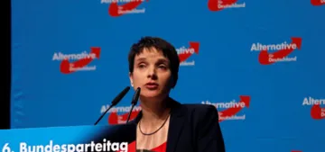 Frauke Petry AfD'den istifa edecek Frauke Petry AfD'den istifa edecek