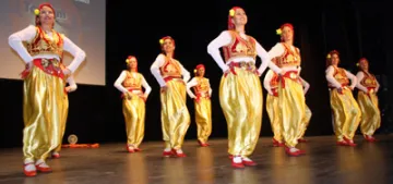 Halk dansları şöleni