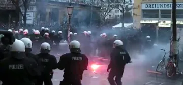 Almanya'da sişe fıralatan göstericiye 3,5 yıl hapis cezası