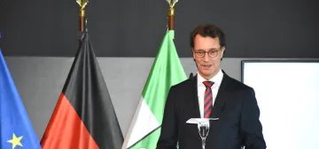 Hendrik Wüst yeniden NRW Eyaleti Başbakanlığına seçildi Hendrik Wüst yeniden NRW Eyaleti Başbakanlığına seçildi