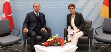 Bakan Akar Alman mevkidaşı ile görüştü