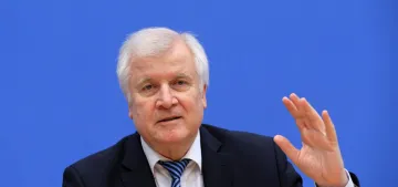 Bakan Seehofer koronavirüse yakalandı