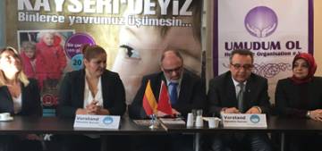 Köln'deki iki dernekten örnek kampanya Köln'deki iki dernekten örnek kampanya