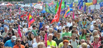 Avrupa'daki ırkçılık Berlin ve Köln‘de protesto edildi