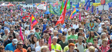 Avrupa'daki ırkçılık Berlin ve Köln‘de protesto edildi