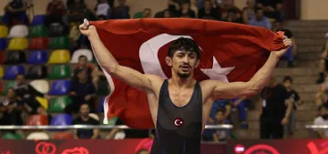 Milli güreşçi Kerem Kemal altın madalya kazandı