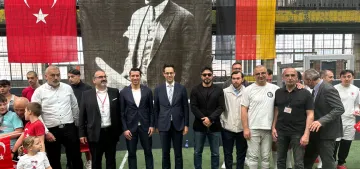 Köln’de coşkulu 19 Mayıs kutlaması Köln’de coşkulu 19 Mayıs kutlaması