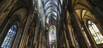 Ayinde 40'den fazla kişiye koronavirüs bulaştı Ayinde 40'den fazla kişiye koronavirüs bulaştı