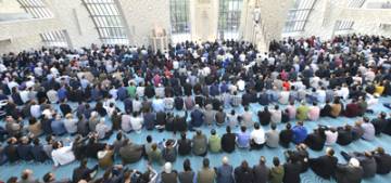 Köln Merkez Camisi’nde 2. bayram namazı