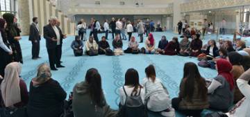 Köln merkez camisine yoğun ilgi