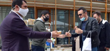 Köln'de 2000 kişiye aşure ikram edildi