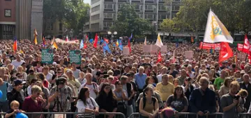 Köln’de ırkçılığa karşı yürüyüş