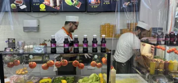 Köln'deki esnaf toparlanmaya çalışıyor