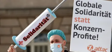 Koronavirüs aşılarının hızlı dağıtımı için gösteri yaptılar