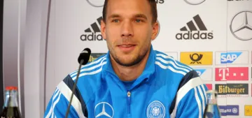 Podolski'den Mesut Özil paylaşımı