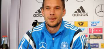 Podolski'den Mesut Özil paylaşımı Podolski'den Mesut Özil paylaşımı