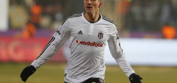 Gomez Beşiktaş'ta kalmayı düşünüyor Gomez Beşiktaş'ta kalmayı düşünüyor